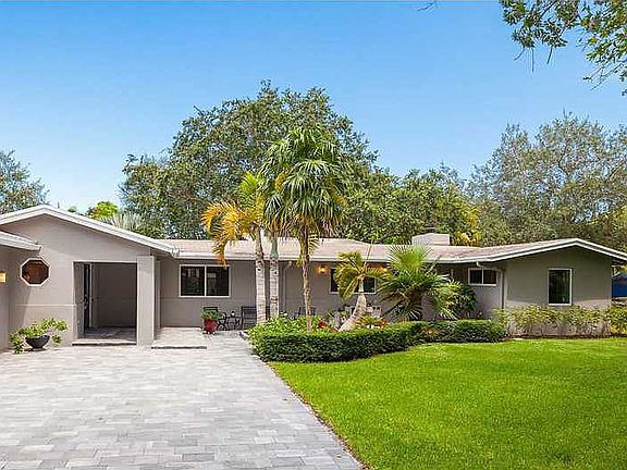 Grove Vibe in Pinecrest