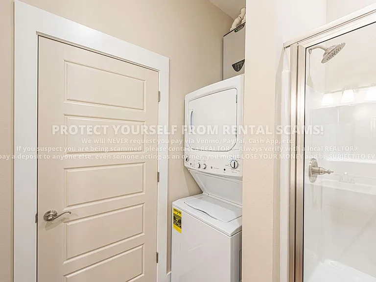 886 S Hill Ave #101 — Photo 11