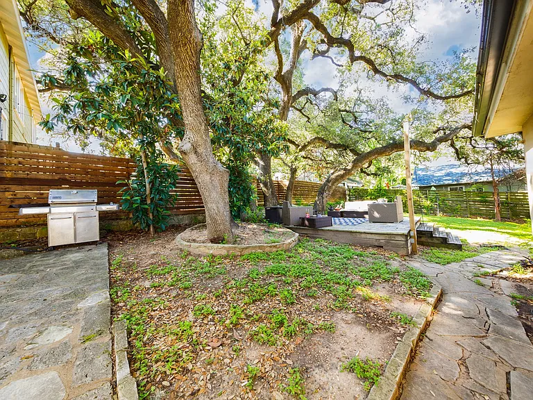 1401 Alta Vista Ave — Photo 12
