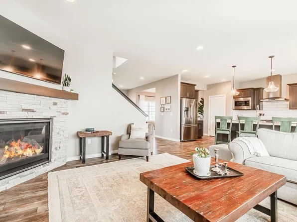 6105 WHITE DAISY COURT, Mcfarland, WI 53558