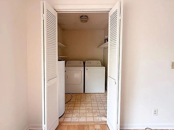 5th image of 3363 Dietz Dr