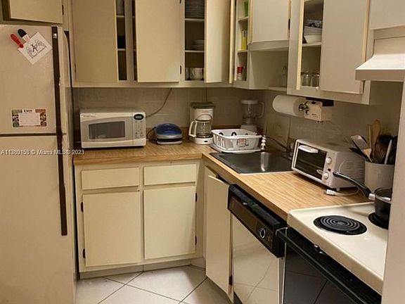 3rd image of 9532 N Belfort Cir #208