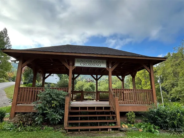 4 Lauren Ln #16 & 17, Candler, NC 28715