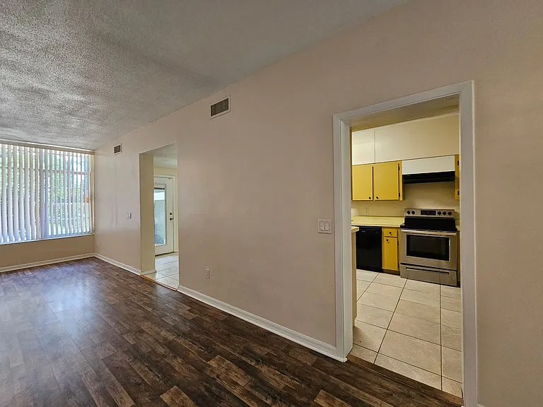 2818 SW 2nd Ave — Photo 19