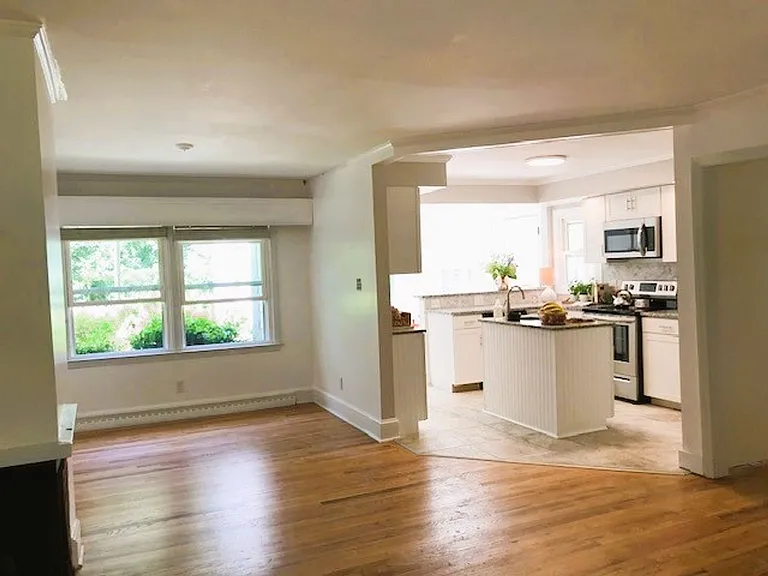 405 N Holden Rd — Photo 4