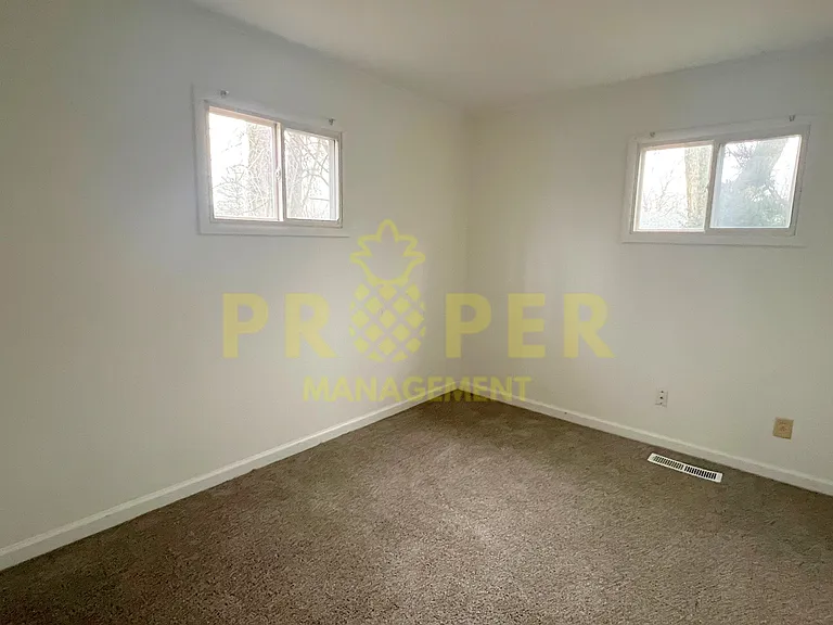 4625 Gardendale Ave — Photo 9