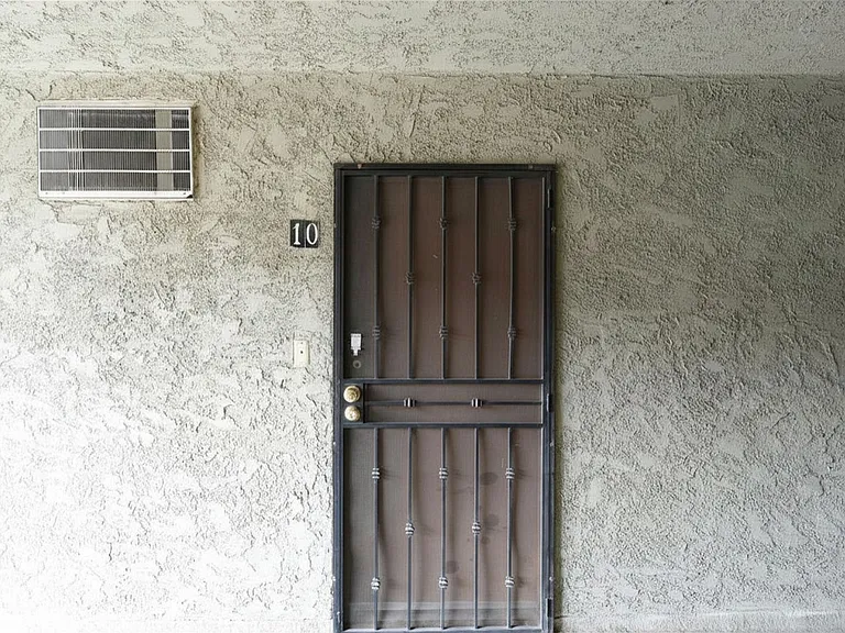 8101 Stewart & Gray Rd — Photo 2