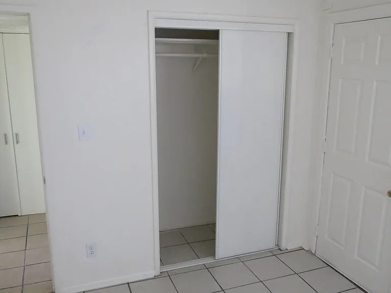 4329 N Longview Ave #2 — Photo 9