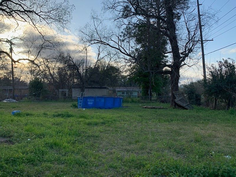 2nd image of 1707 Roscommon Dr