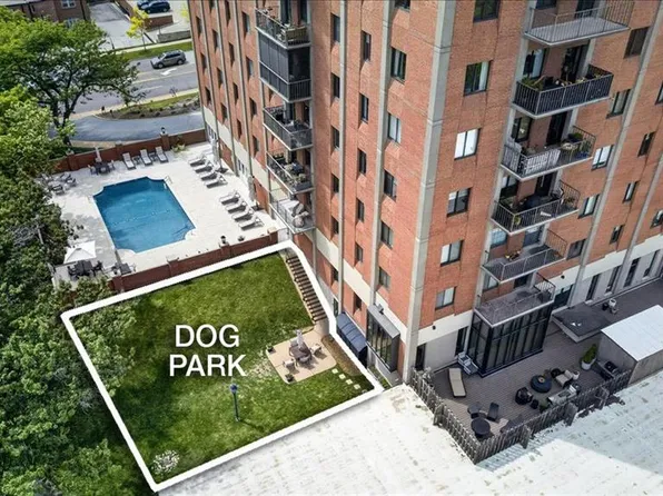 816 S Hanley Rd APT 6A, Saint Louis, MO 63105