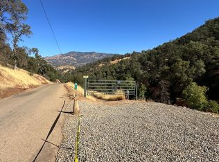 38284 Barberry Ln, Squaw Valley, CA 93675