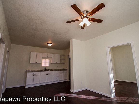 4th image of 924 Saint James APT 1