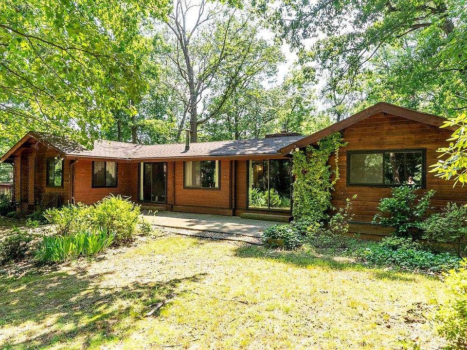 1st image of 47 Fox Haven Ln