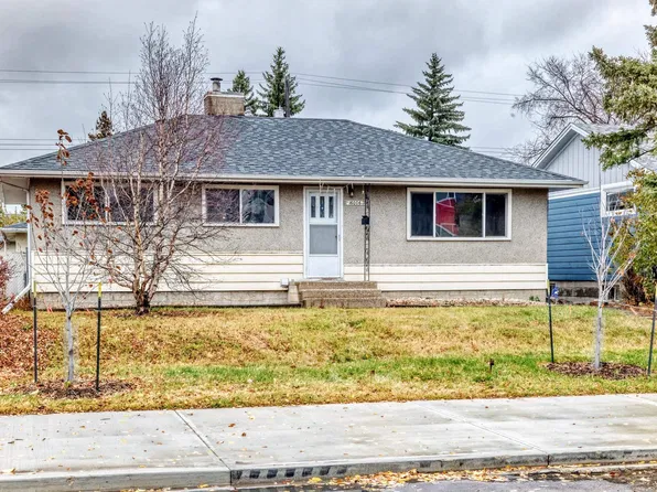 16006 87th Ave NW, Edmonton, AB T5R 4G9