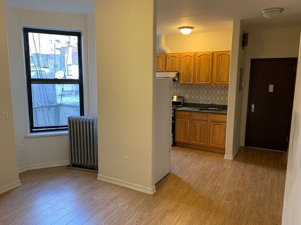 1st image of 105 Henry St APT 20