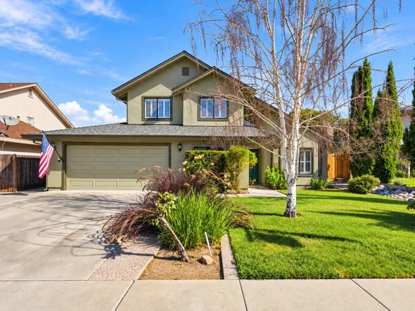 1320 Terrace Dr, Hollister, CA 95023