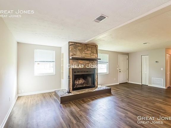 3rd image of 5154 Broken Arrow Dr N