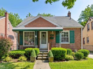 20879 Hunt Club Dr, Harper Woods, MI 48225