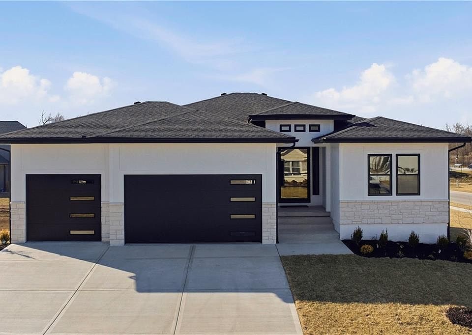 1st image of 4701 SE Claude Ct