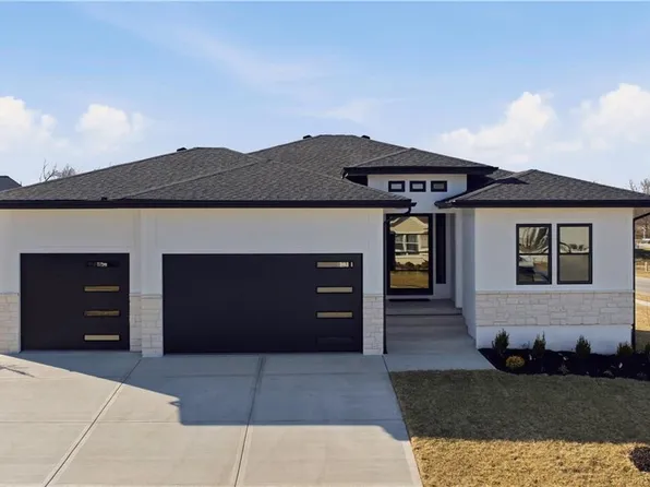 4701 SE Claude Ct, Blue Springs, MO 64014