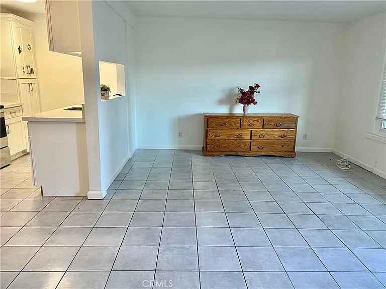1735 E Washington St #G12 — Photo 5