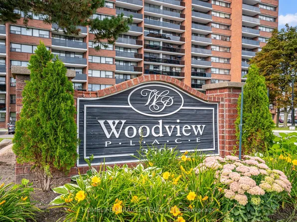 3501 Glen Erin Dr #302, Mississauga, ON L5L 2E9