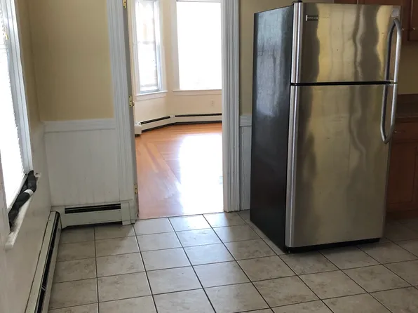 22 W Park Pl Floor 2, Woonsocket, RI 02895