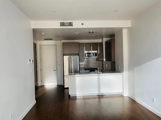 Rented by Compass | media 10