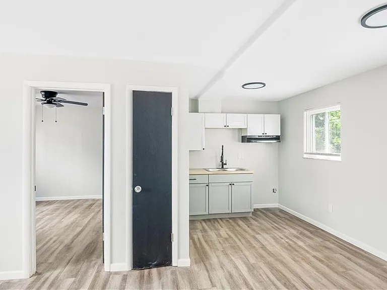40 S Trenton St #5 — Photo 2