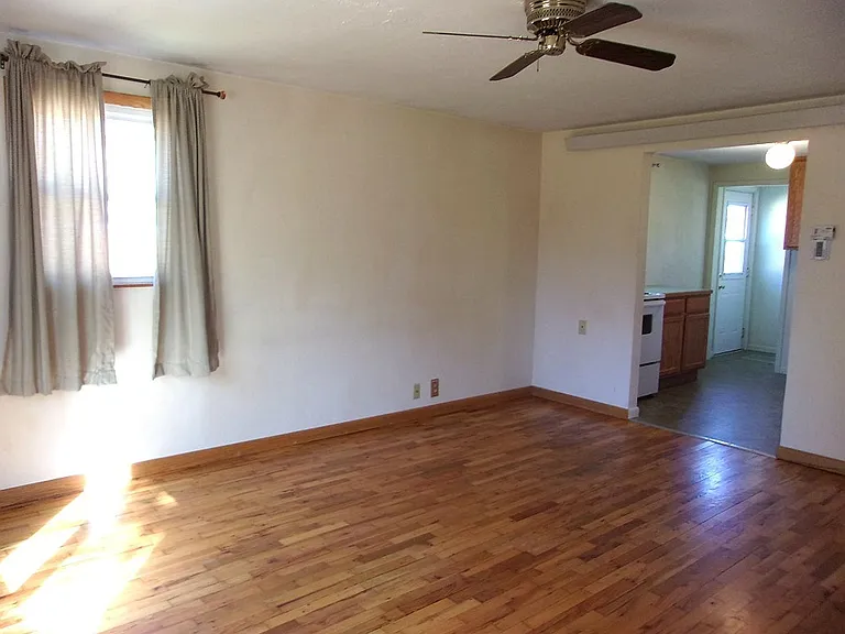 608 Endicott St — Photo 4