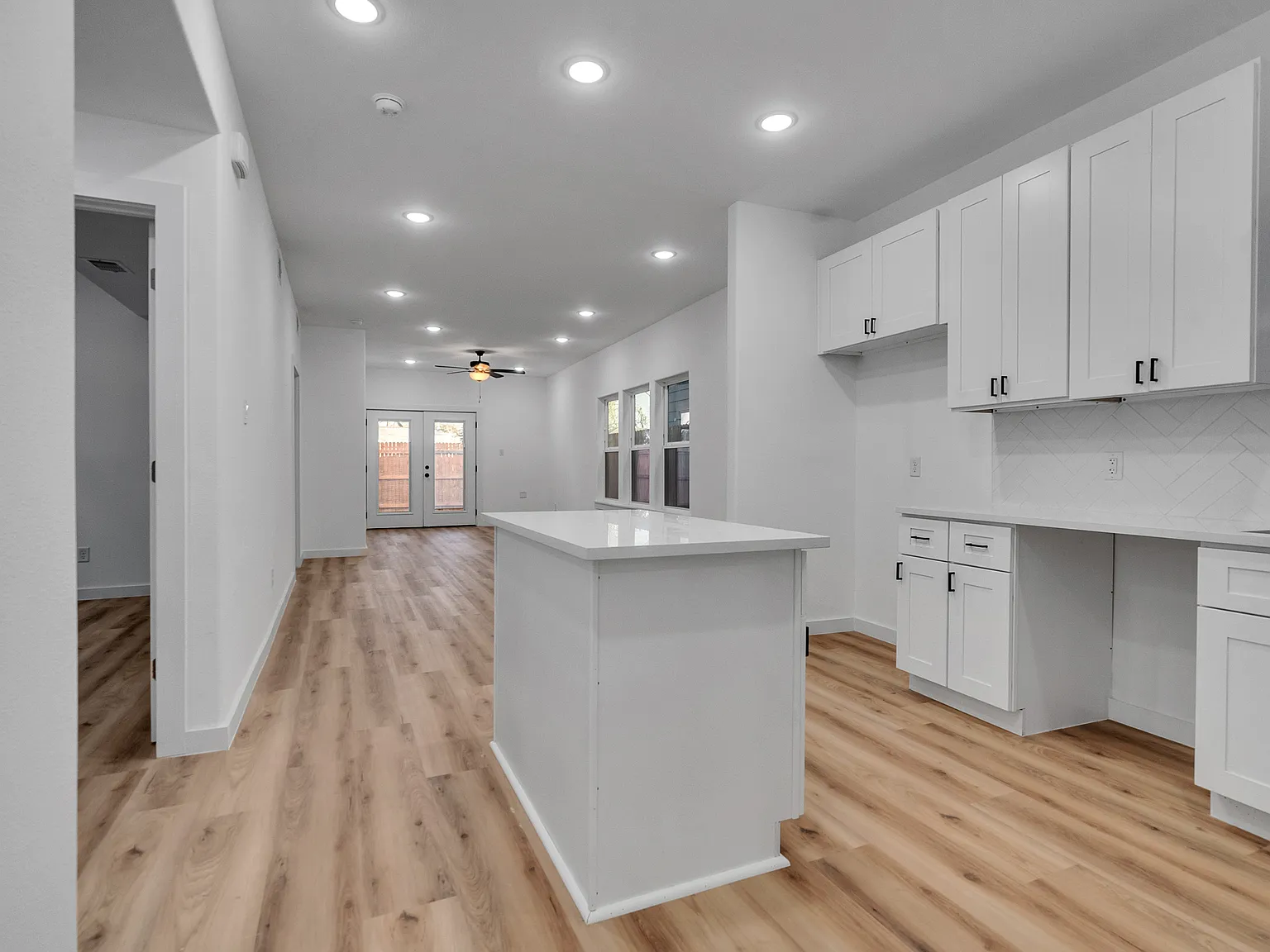 3 bed, 2.5 bath, 1500 sqft, $1,850 — Photo 3