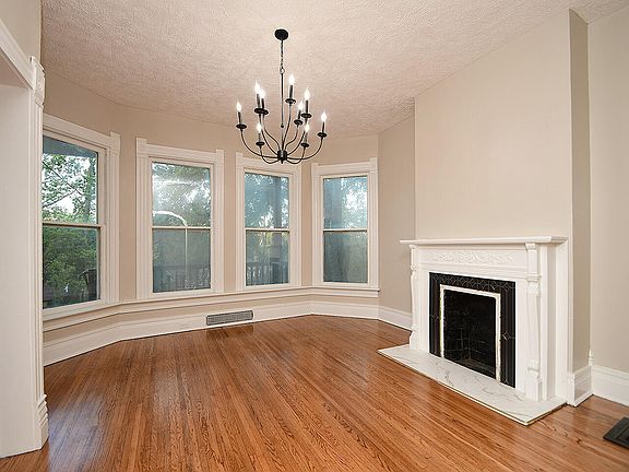 3rd image of 407 Park Ave