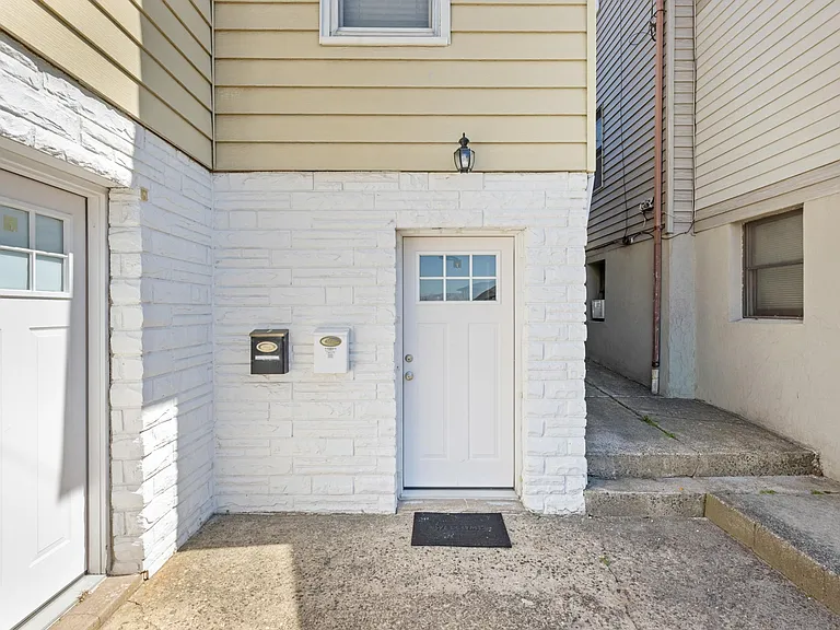 632 Chase Ave #1 — Photo 22