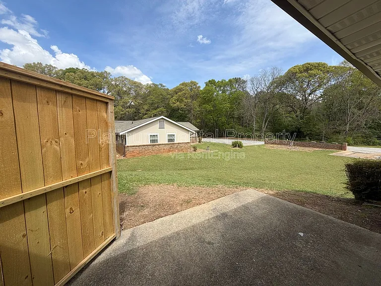 1492 Waverly Way #B-4 — Photo 12