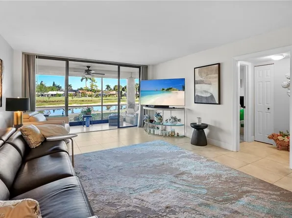 413 Augusta Blvd APT 105, Naples, FL 34113