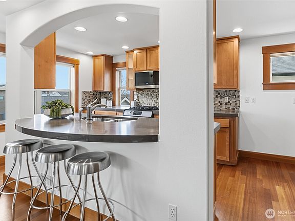 5th image of 4414 Eastern Avenue N #4418