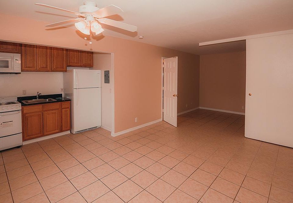 1st image of 525 Lynwood Ave #B