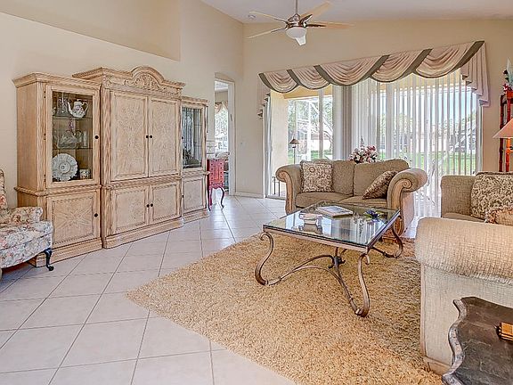 4th image of 8209 Brindisi Ln