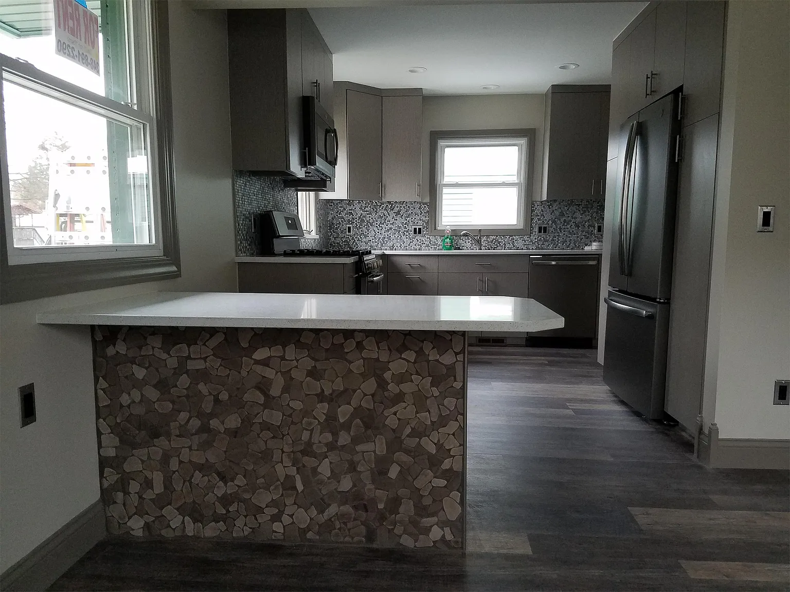 526 Cornell Ave photo 1