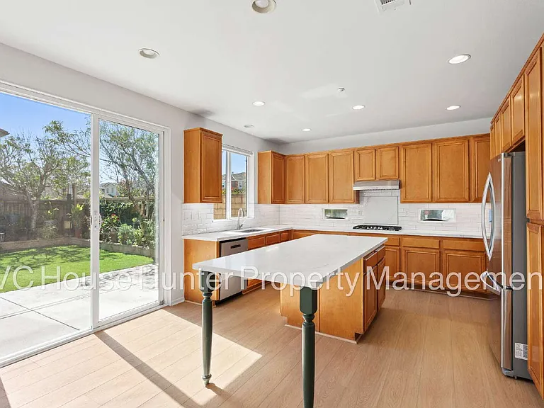 708 Entrada Dr — Photo 15