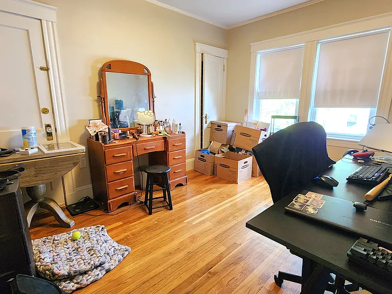 62 Westminster Ave — Photo 8