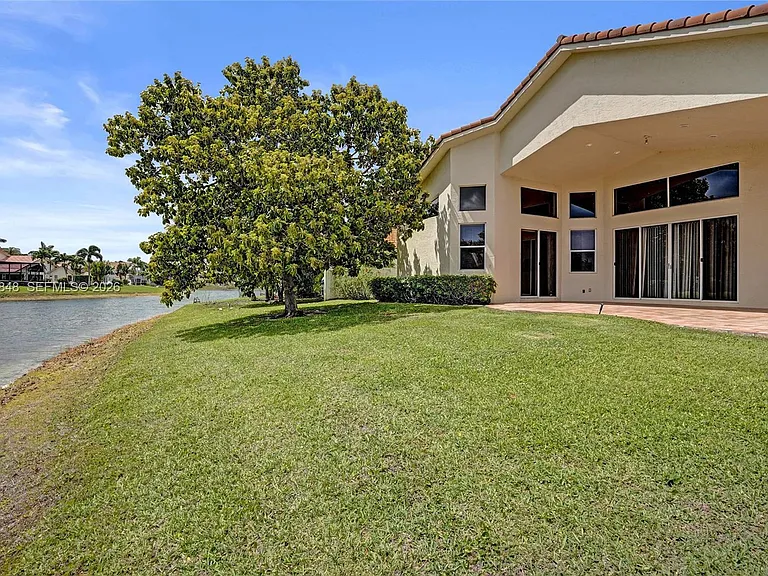 10800 Haydn Dr — Photo 18