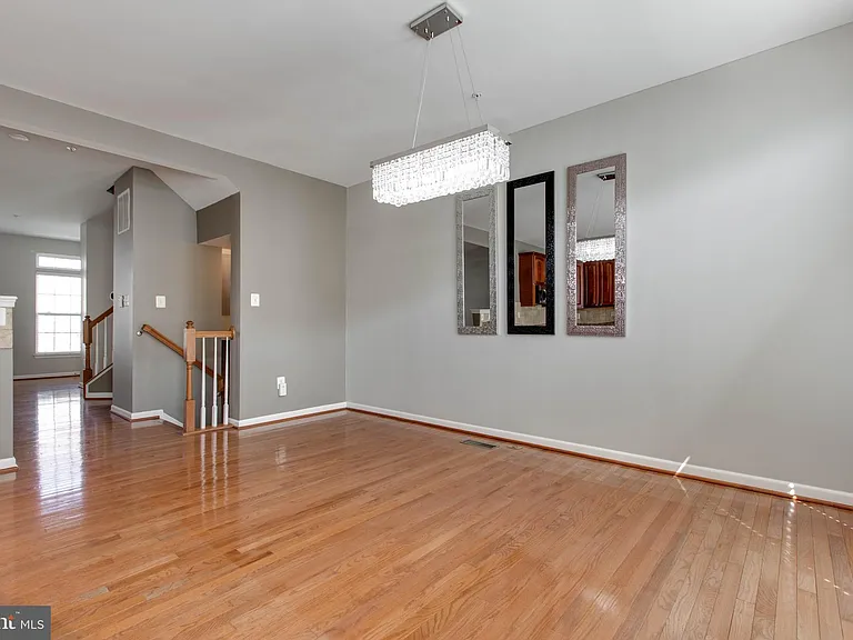 1739 Theale Way — Photo 23