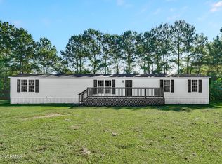 102 Pirates Ln, Rose Hill, NC 28458