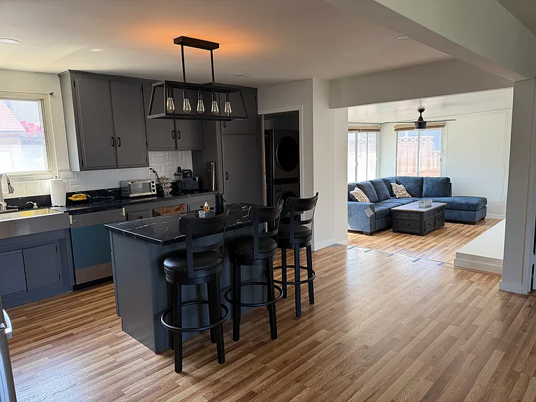 8943 Kittyhawk Ave — Photo 12