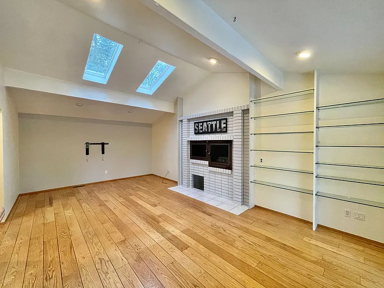 8611 NE 26th Pl — Photo 11