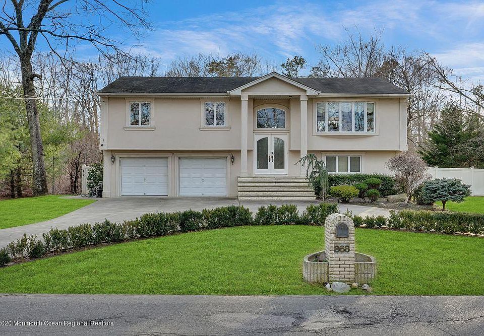1st image of 868 S Lake Dr