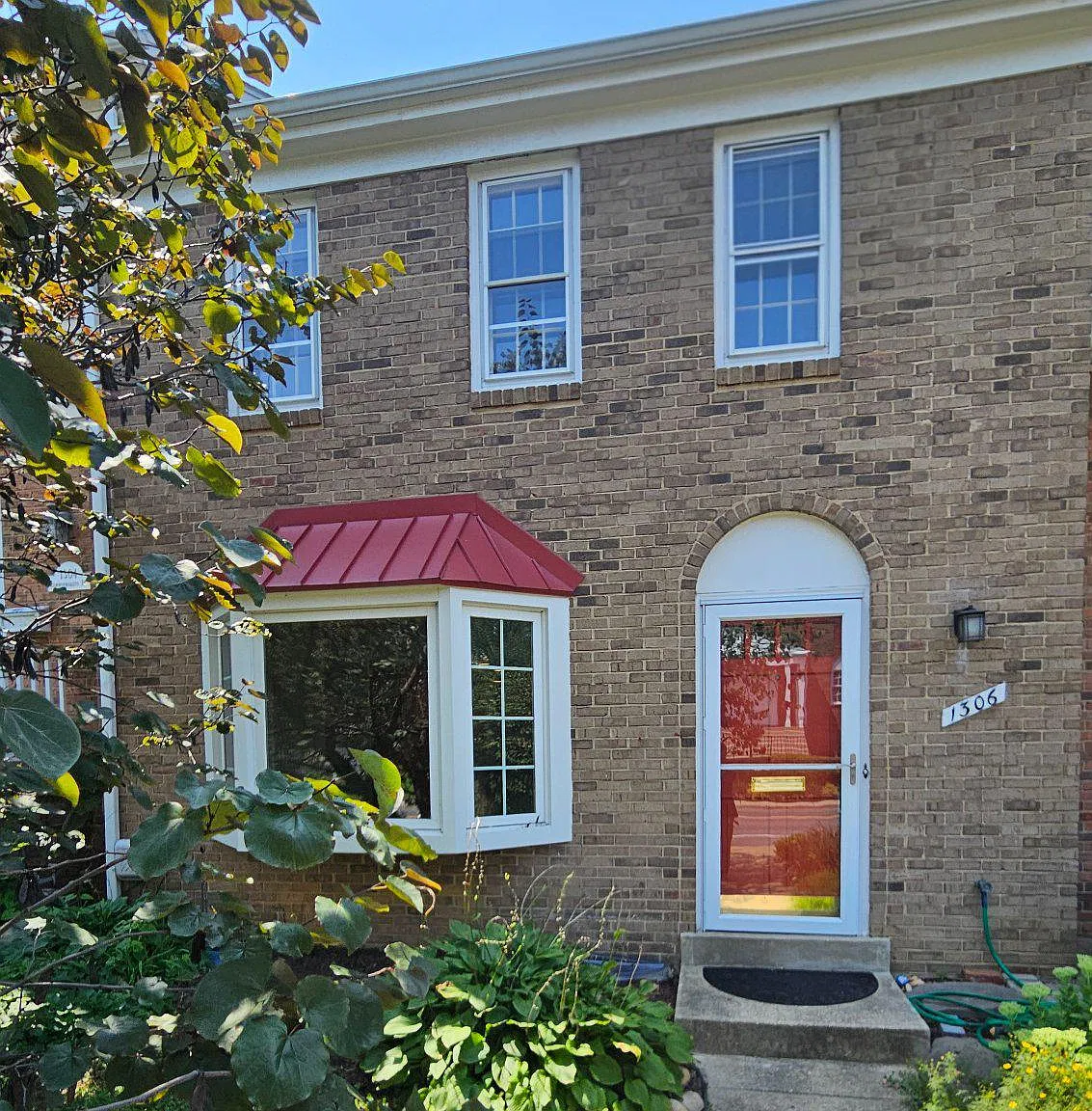 3 bed, 2.5 bath, 1750 sqft, $4,000 — Photo 1