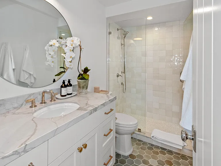 1710 Avenida Del Mundo #803 — Photo 35