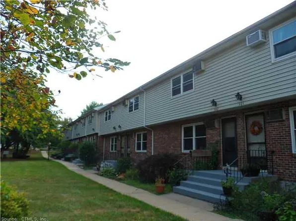 303 Blackstone Vlg, Meriden, CT 06450